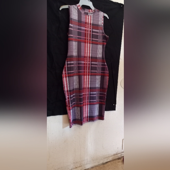 DRESS - Picture 3 of 3